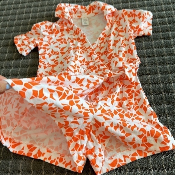 DVF baby gap oranges and white floral print side tie romper in size 4 - Picture 4 of 8